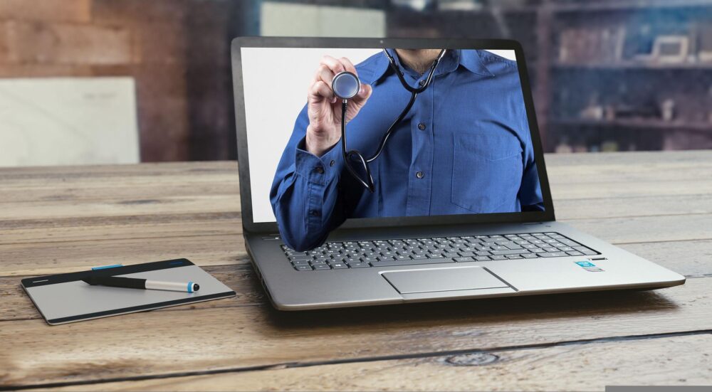 doctor-gb8f282f61_1920