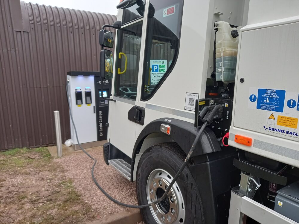 electric bin lorry (002)