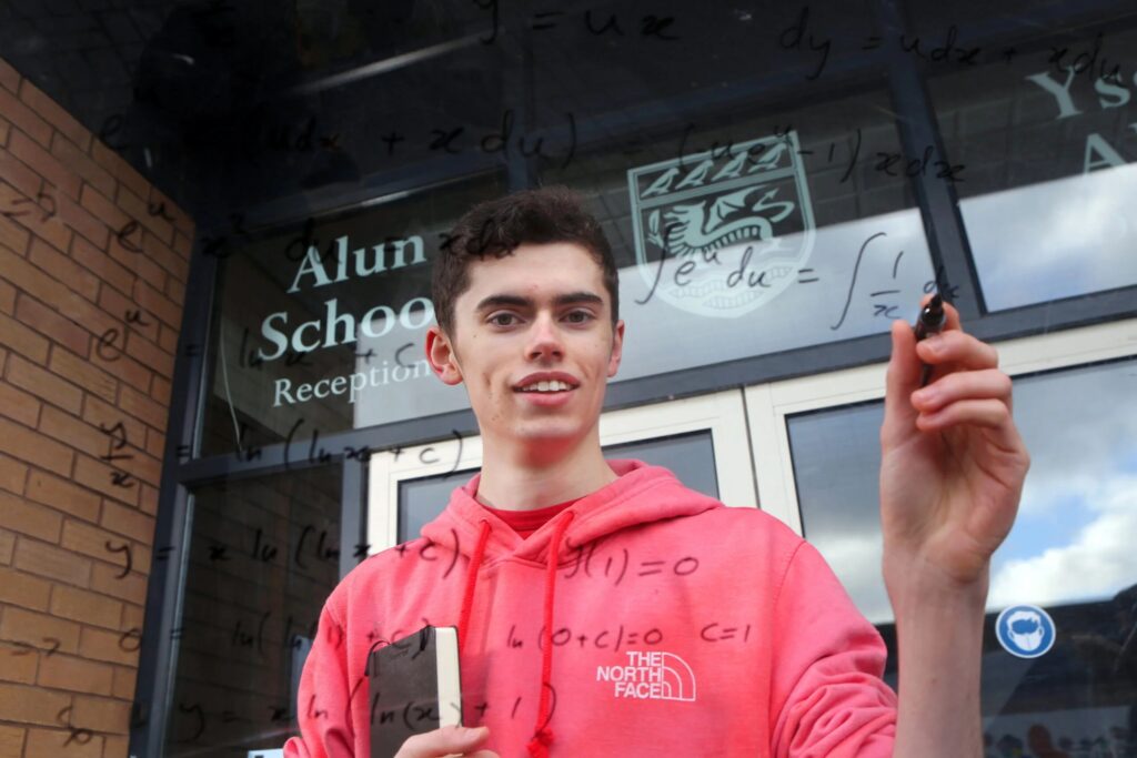 All-star student Oliver secures science award
