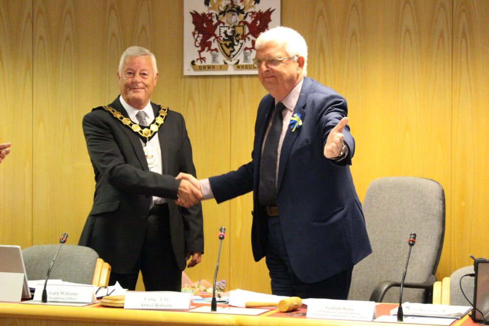 Pete Prendergast ac Arwel Roberts-min