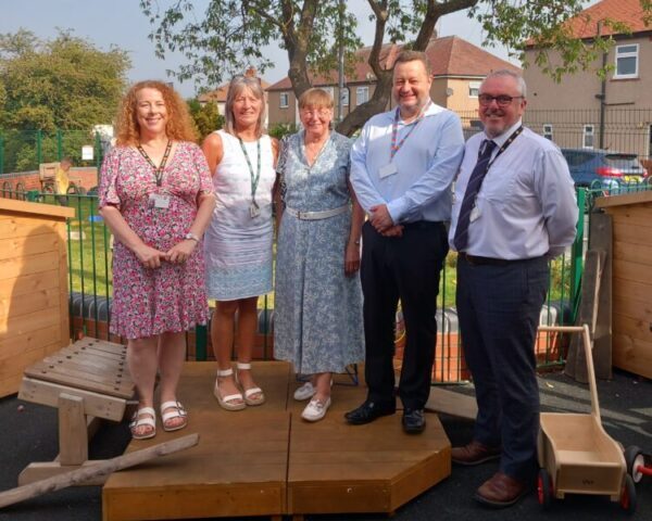 Cllr Gill German, Sharon Davies Headteacher, Janet Jones Chair of Governors, Cllr Jason Mclellan, Geraint Davies Head of Education