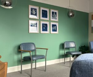 Ystafell wedi'w addurno - Newly decorated room