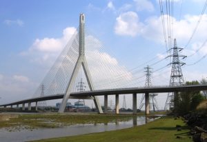 Flintshire_Bridge_from_the_South_Bank_of_the_River_Dee_-_geograph.org.uk_-_411500_(cropped)