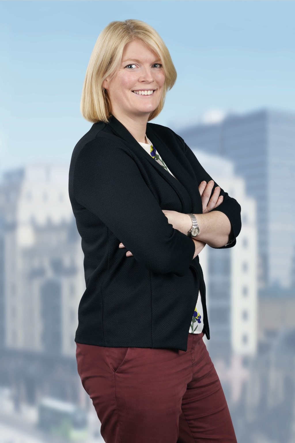 Jen Freeland - Headshot - smaller size