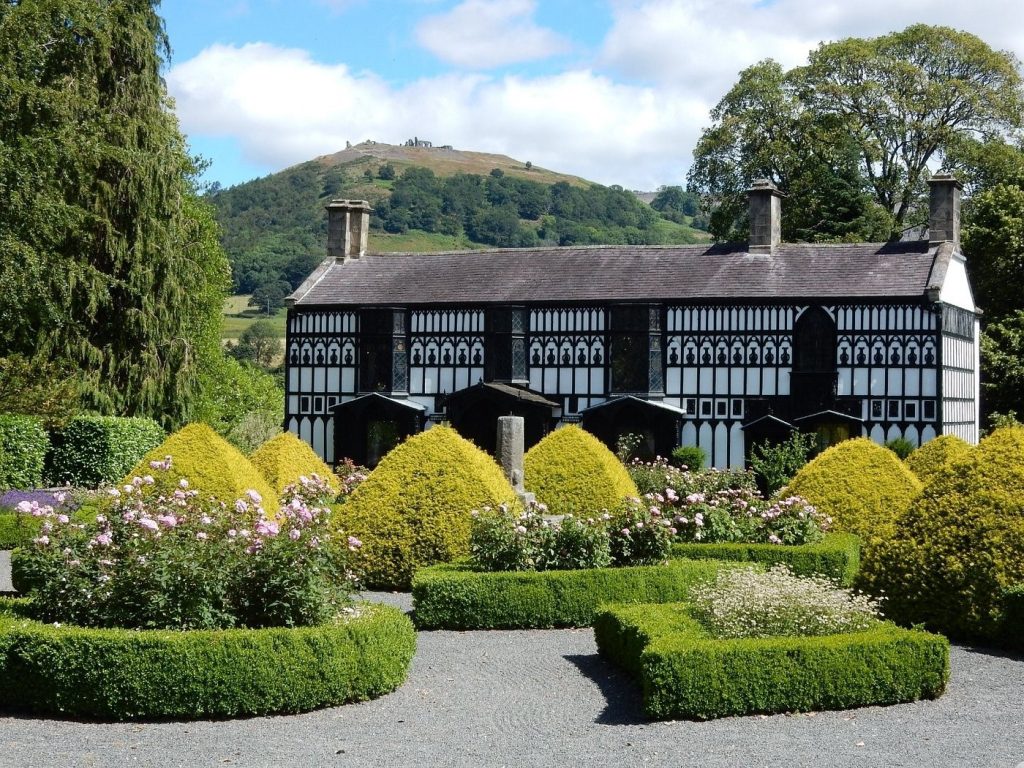 plas newydd