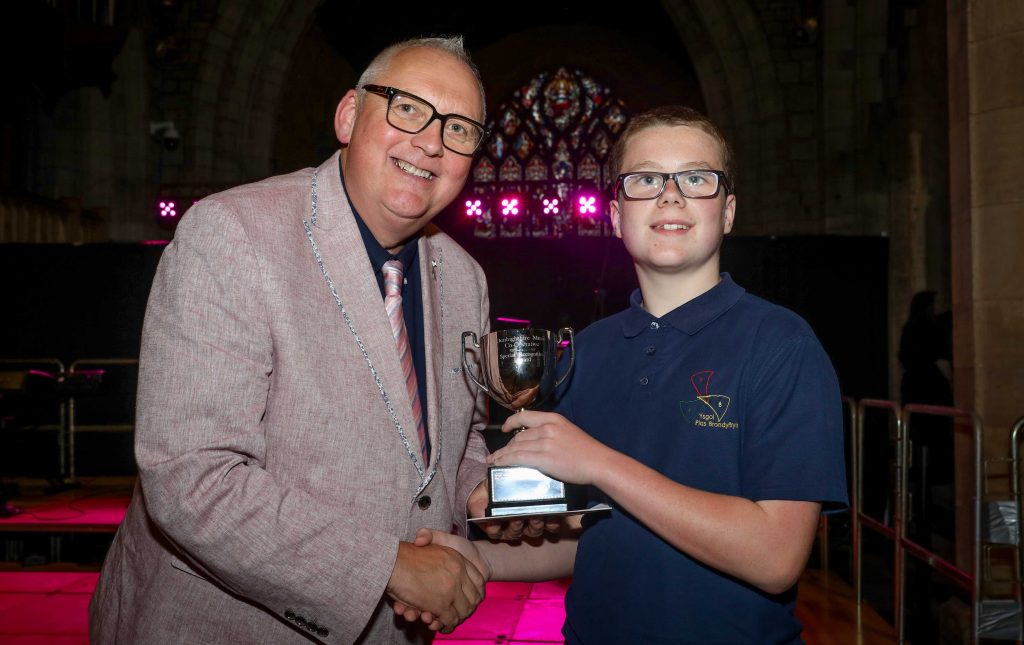 Award Max Thompson-1
