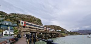 TfW train entering Barmouth