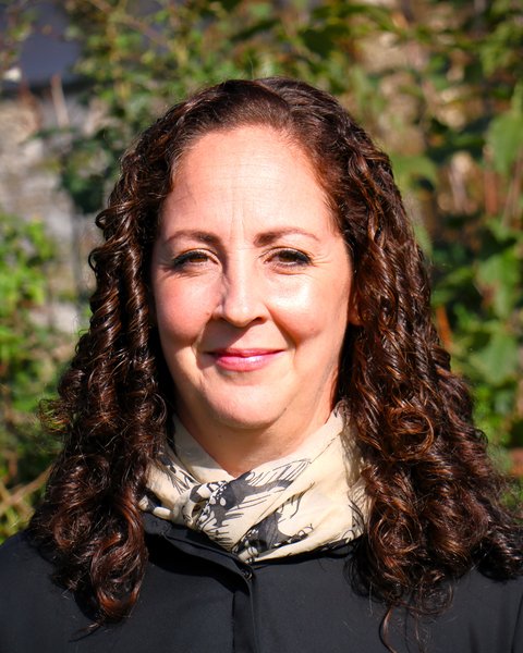 Victoria Bond