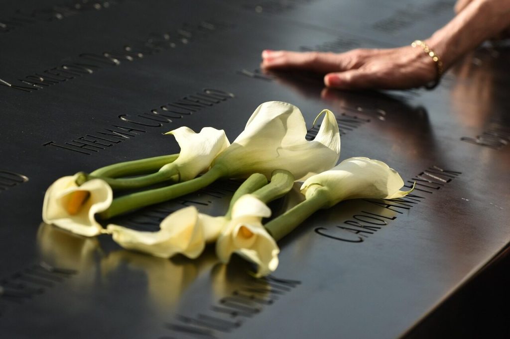 memorial, 911 memorial, new york, nyc, wtc, manhattan, downtown, skyscrapers, september, terrorism, commemorate, america, commemoration, memory, cemetery, tombstone, faith, mourning, bereavement, transience, statue, gray news, gray memory, gray new, gray morning, 911 memorial, 911 memorial, cemetery, bereavement, bereavement, bereavement, bereavement, bereavement