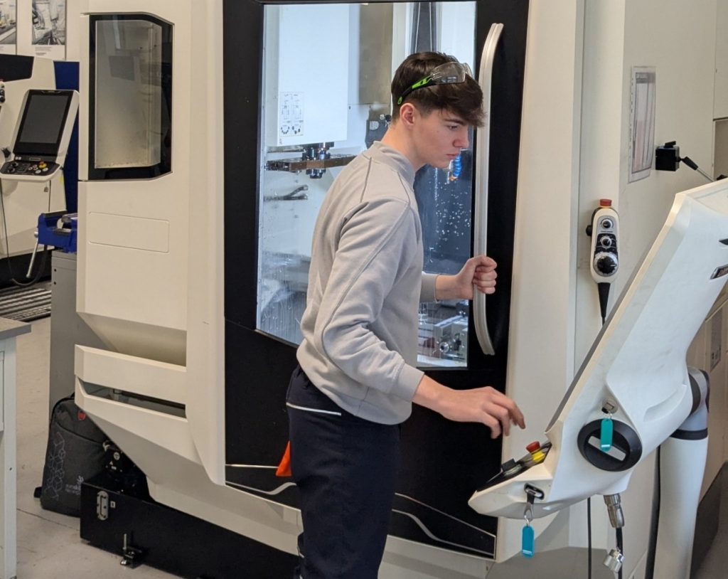 Louie Holt CNC MACHINING (1)